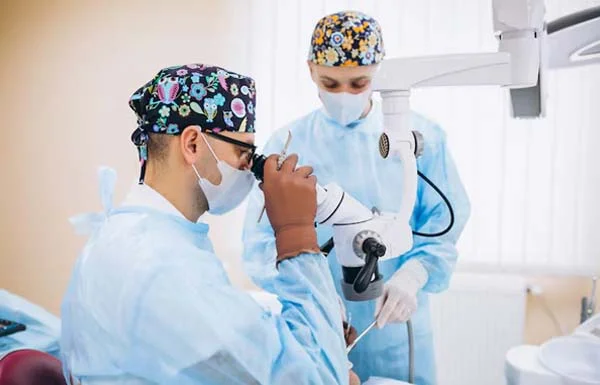 Microscopic and Endoscopic Spine Surgery